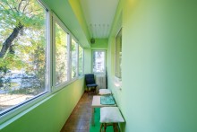 Sunny and Quiet 2bdr Central Apartment