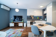 Colibri Central Apartment With Parking Place
