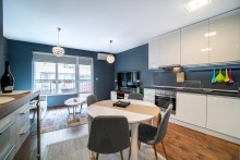 Colibri Central Apartment With Parking Place