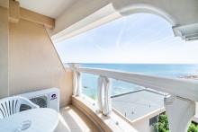 La Mer Luxury Apartment 1
