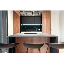 Paradise 4bdrm Luxury Apartment with Garage